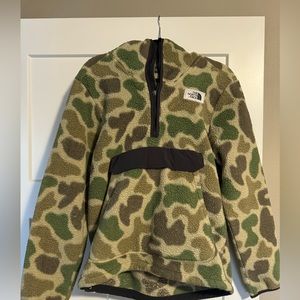 The North Face 1/4 zip - camo